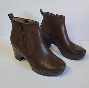 b.o.c Blakelynn Dark Brown Platform Wedge Side Zipper Ankle Boots Women's Size 8